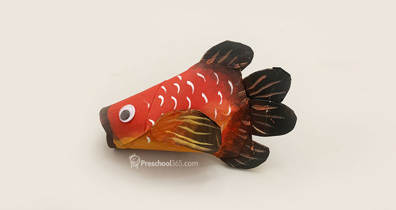 Make a beautiful fish from a roll and card