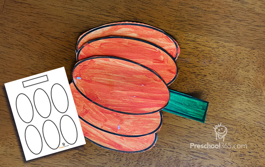Make a beautiful pumpkin from oval shapes