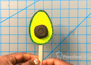 How to make an avocado craft from recycle egg box.​