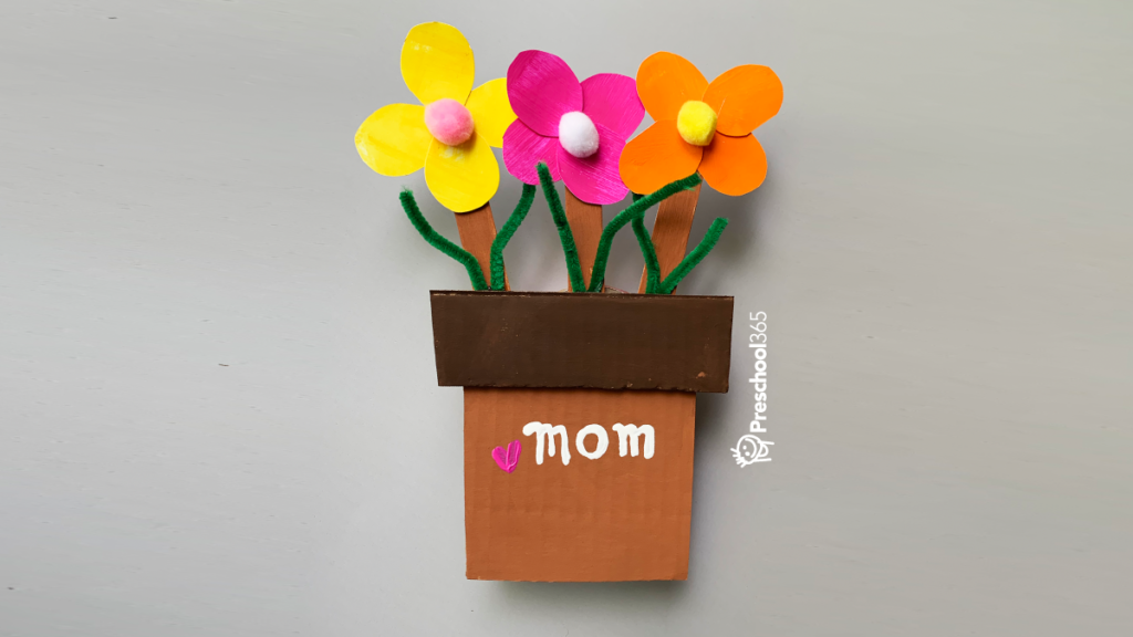 Fun paper craft activity for kindergarten kids on Mothers day